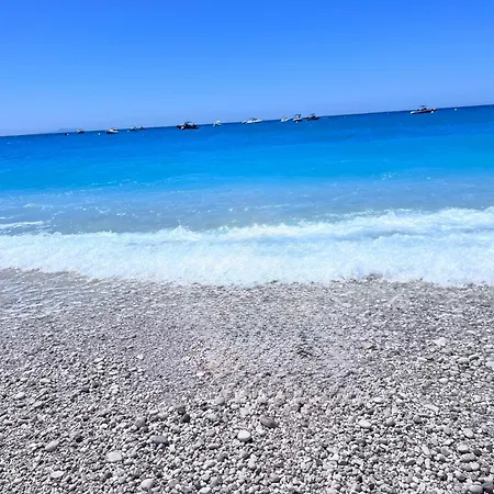 Harmony Coast, Palase * Himara