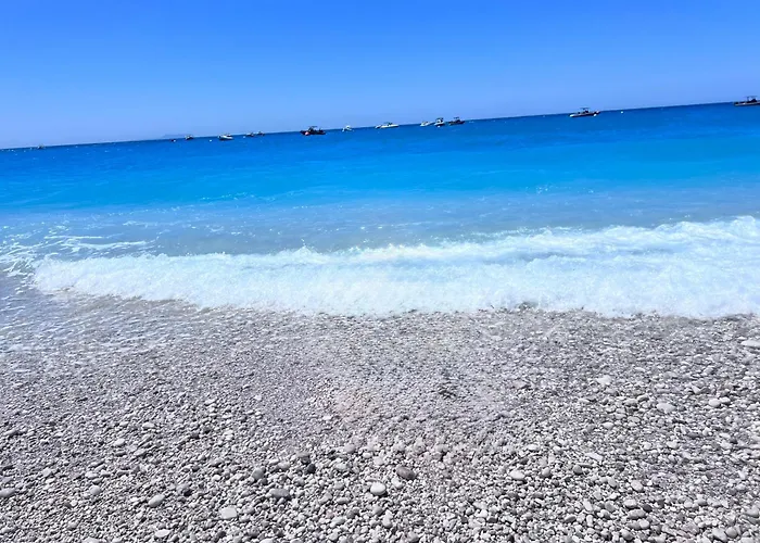 Harmony Coast, Palase * Himare